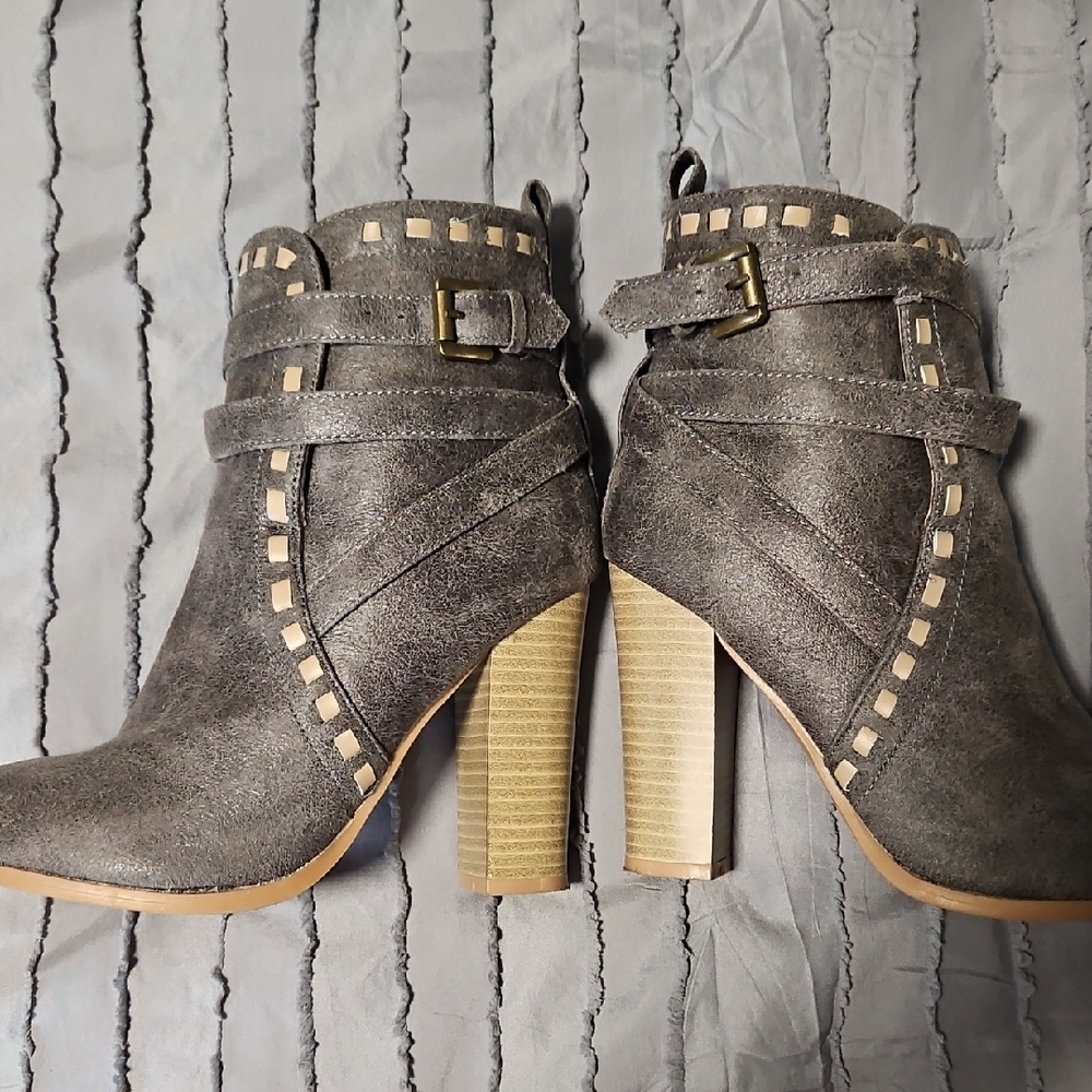 Stylish Gray Ankle Boots
